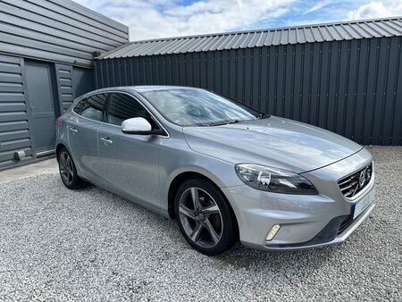 VOLVO V40 1.6 D2 R-Design Nav Euro 5 (s/s) 5dr